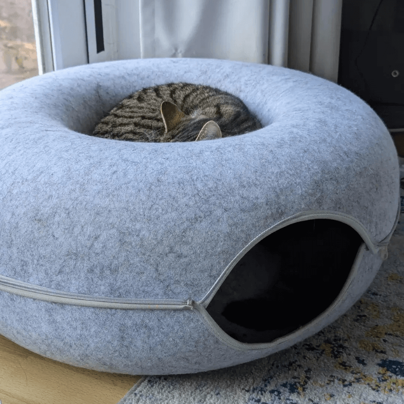 Pet Parents™ Cozy Cove Bed