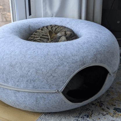 Pet Parents™ Cozy Cove Bed